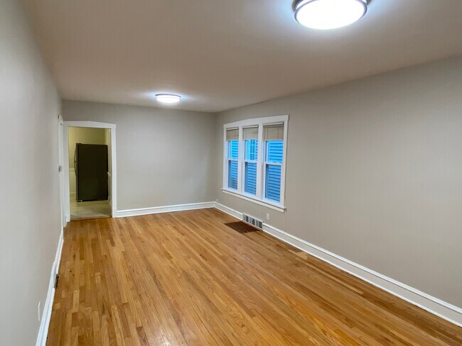 Living/Dining - 5707 N Austin Ave