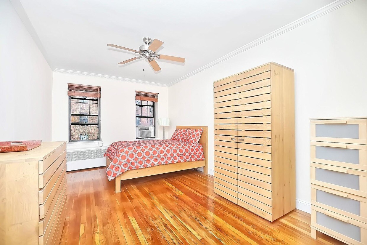 Foto principal - 825 W 187th St
