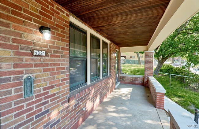 Building Photo - 5021 Ray Ave