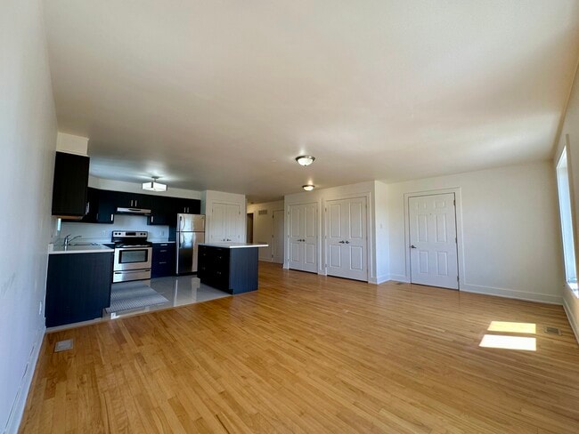 Building Photo - 279 Glynn Av