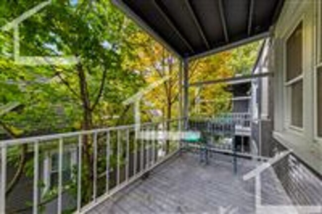 Foto del edificio - 50 Brackett St