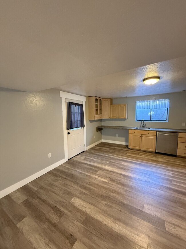 Foto del edificio - Gorgeous Basement Apartment in Moroni