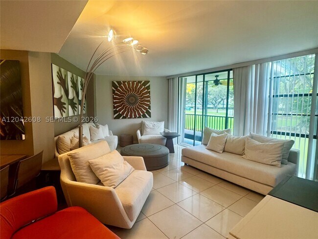 Building Photo - 3475 N Country Club Dr