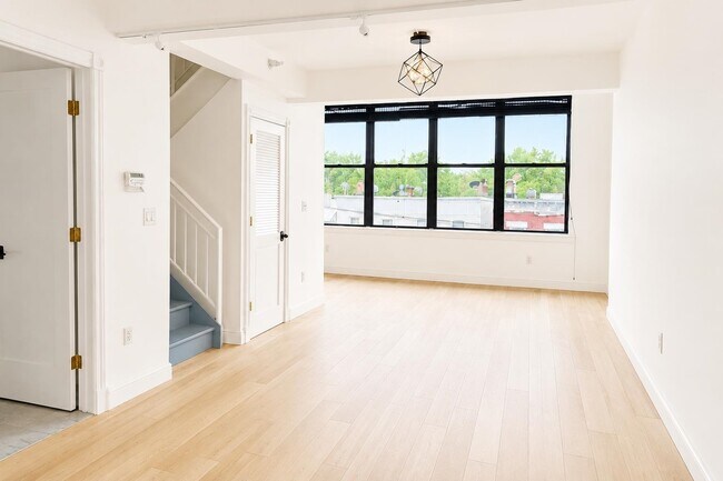 Foto del edificio - 300 Communipaw Ave