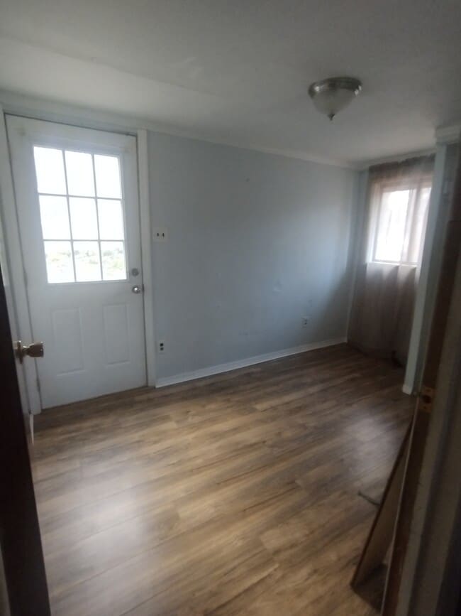 Foto del edificio - 418 Mercury Dr