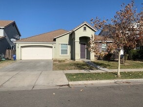 Building Photo - 367 Noble Dr