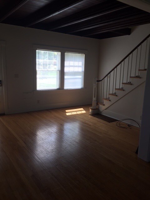 Building Photo - 610 S 55th St