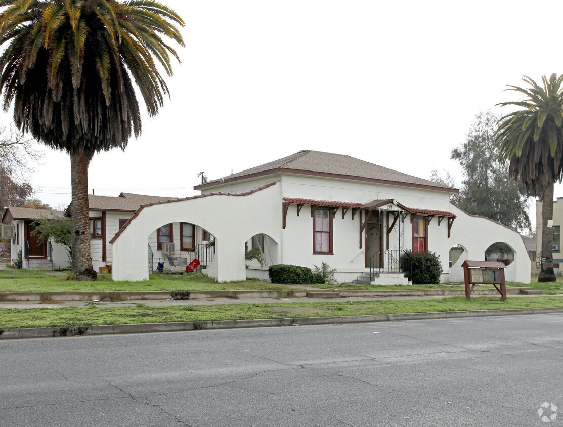 Primary Photo - 134 N G St