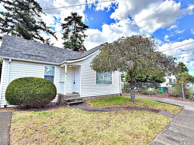 Photo - 905 NE 94th Ave House