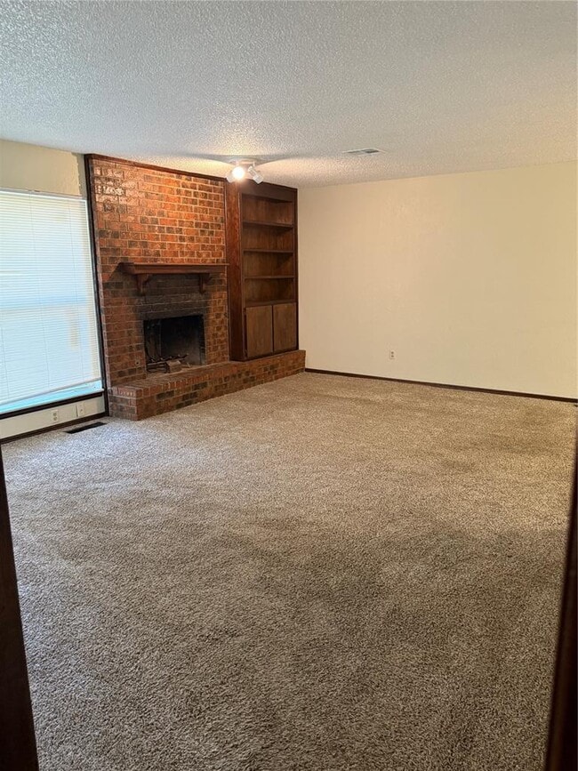 Building Photo - 1018 Summerton Pl