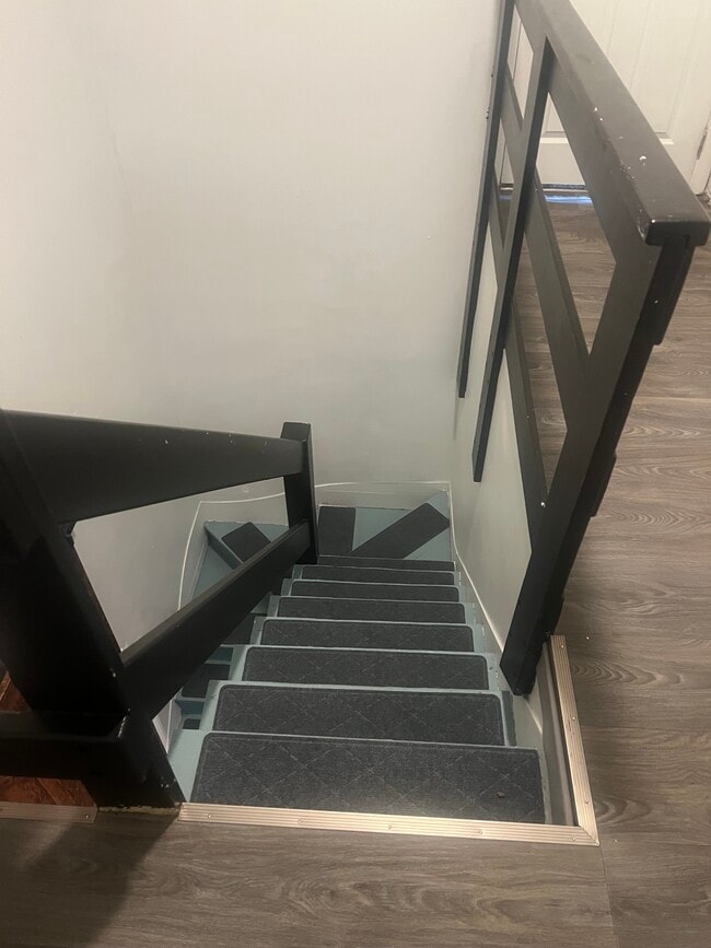 Building Photo - 1720 E Mallon Ave