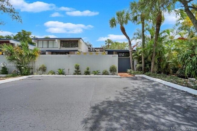 Foto del edificio - 6404 Windmill Gate Road