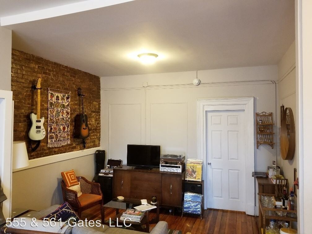 Foto principal - 555 Gates Ave