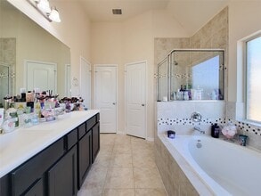 Building Photo - 23603 Villa Lisa Dr
