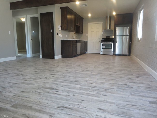 Foto del edificio - 2 br, 1 bath House - 301 W Highland A Unit A