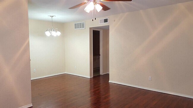 Building Photo - 6200 Ranchester Dr