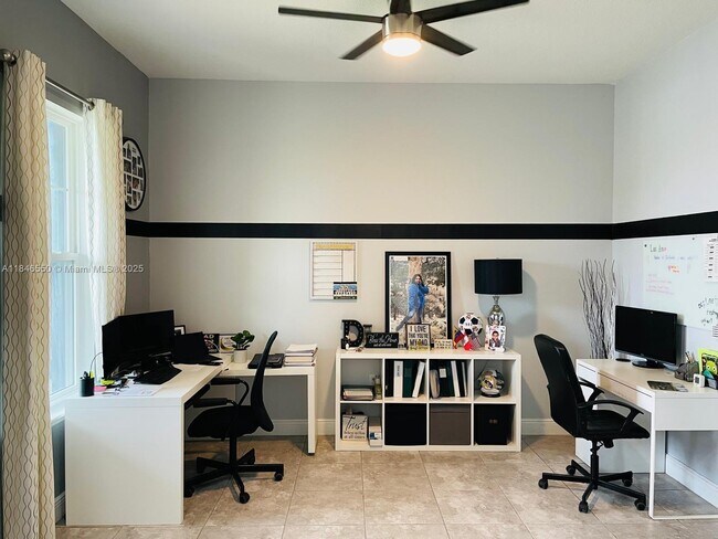 Foto del edificio - 7254 Desert Mandarin St