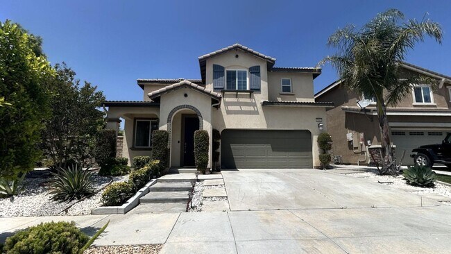Foto del edificio - PRICE REDUCTION! Beautiful 4 Bedroom 3 Bat...