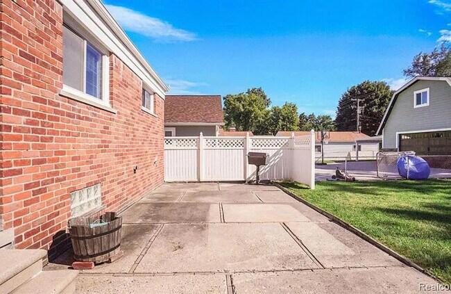 Foto del edificio - 2810 Maplewood Ave