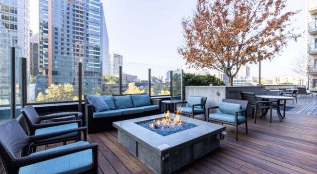 Building Photo - 2101 6th Ave