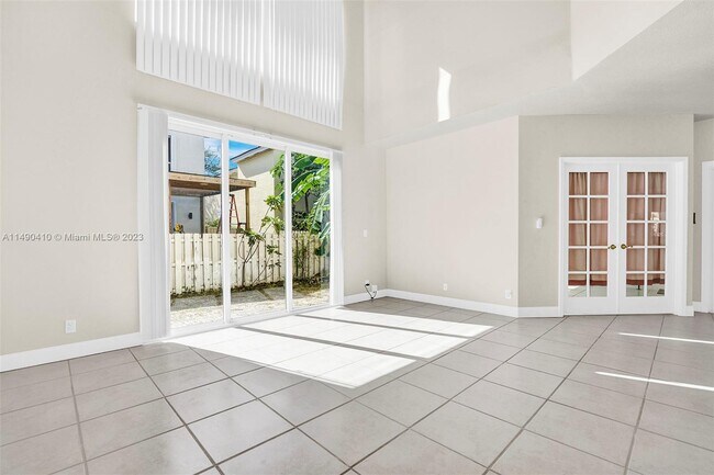 Building Photo - 15004 SW 50th Ct