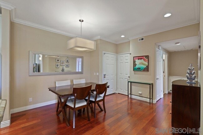 Building Photo - 580 Camino De La Reina