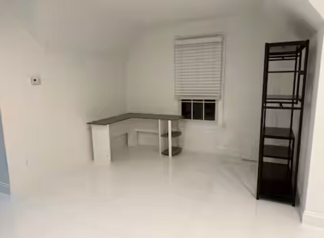 Foto del edificio - 7718 Shreve Rd