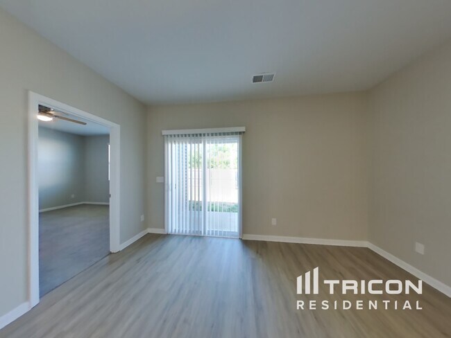 Foto del edificio - 9166 War Eagles Way