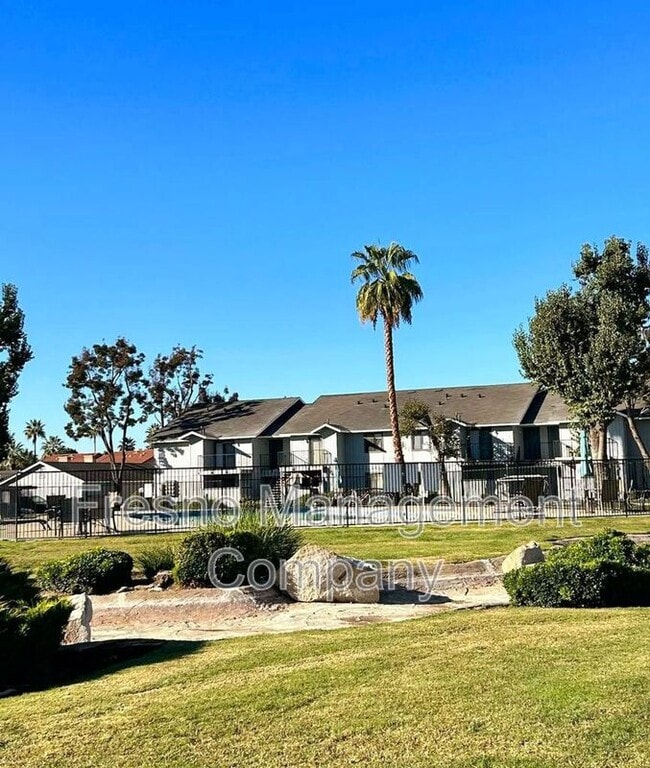 Building Photo - 4444-4464 W Palo Alto Ave