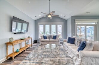 Building Photo - 320 Oceanaire Ln