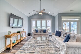 Building Photo - 320 Oceanaire Ln