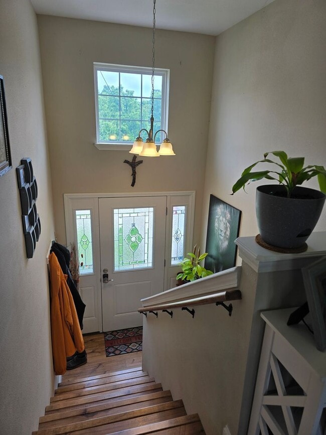 Building Photo - 203 Ridgeview Dr