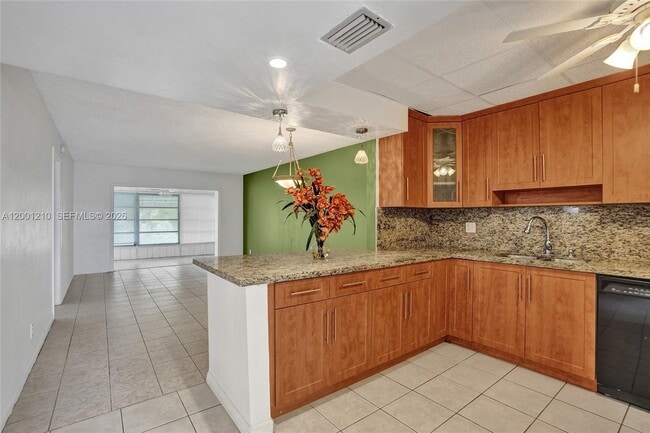 Foto del edificio - 3051 NW 46th Ave