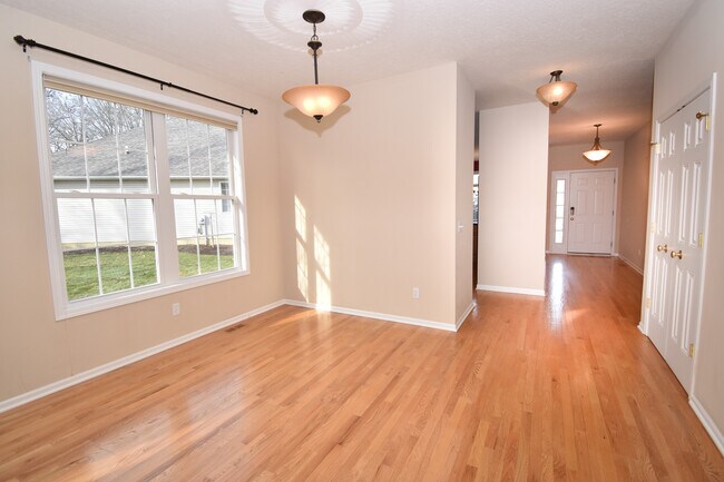 Building Photo - 4216 Meadowcreek Ln