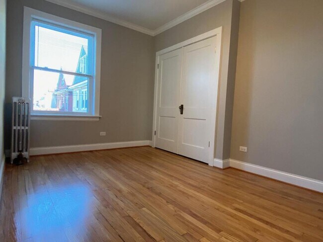 Foto del edificio - 2808 W 66th St, apt 1