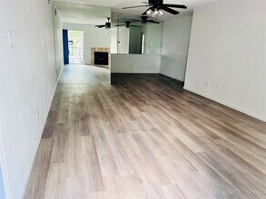 Building Photo - 9797 Leawood Blvd