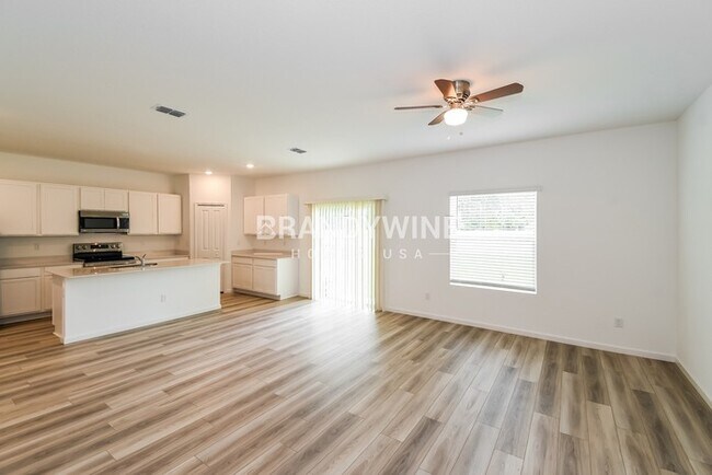 Building Photo - 2893 Grand Finale St