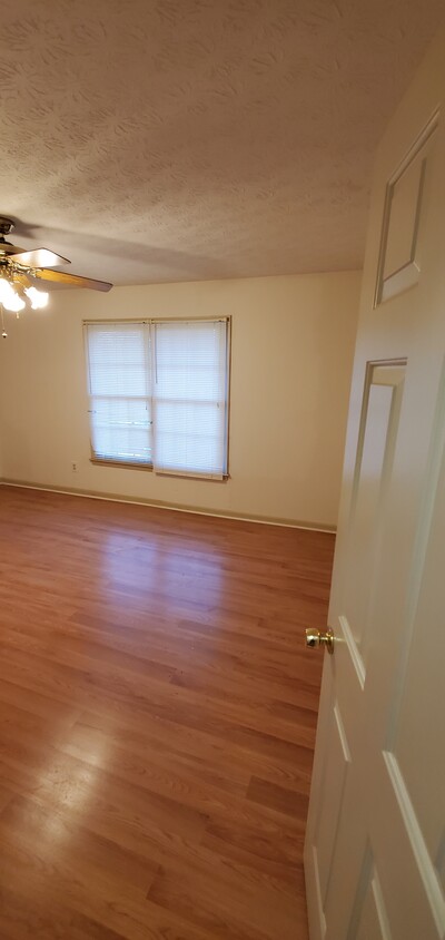 Primary Photo - 71 Wabash Dr