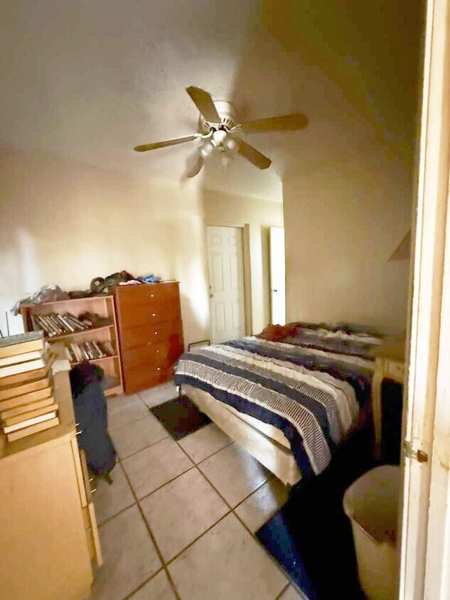 Building Photo - 900 Riverside Dr