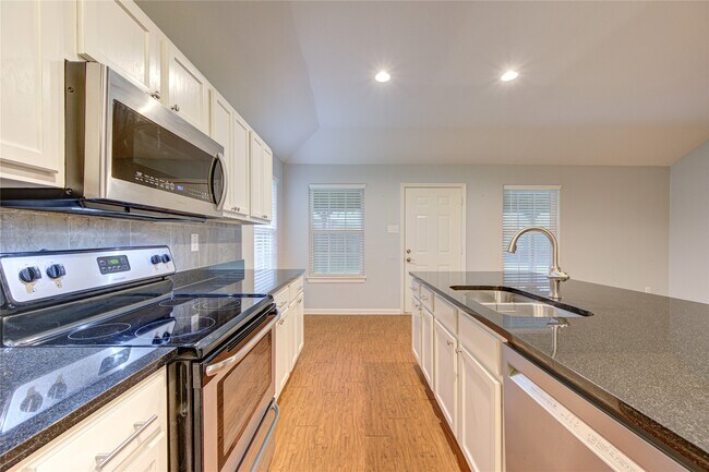 Building Photo - 503 W Linney St