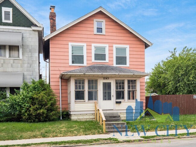 Foto del edificio - WAIVED APPLICATION FEE THRU 10/06! Remodel...