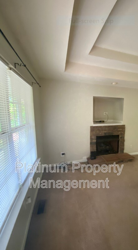 Foto del edificio - 112 Price Ln