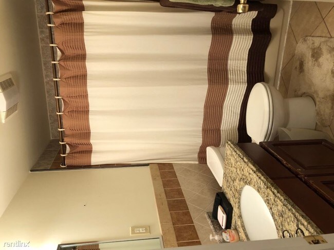 Building Photo - 1 br, 1 bath Apartment - 1220 South St # 2F