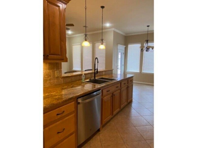 Foto del edificio - 2704 NW De Bracy Ave