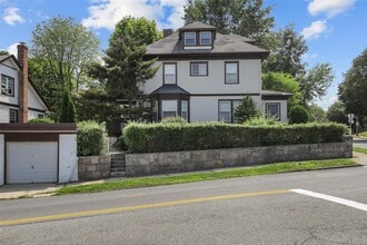 Building Photo - 135 Ashford Ave