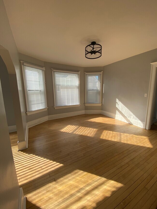 Dining room - 3911 S 1st St