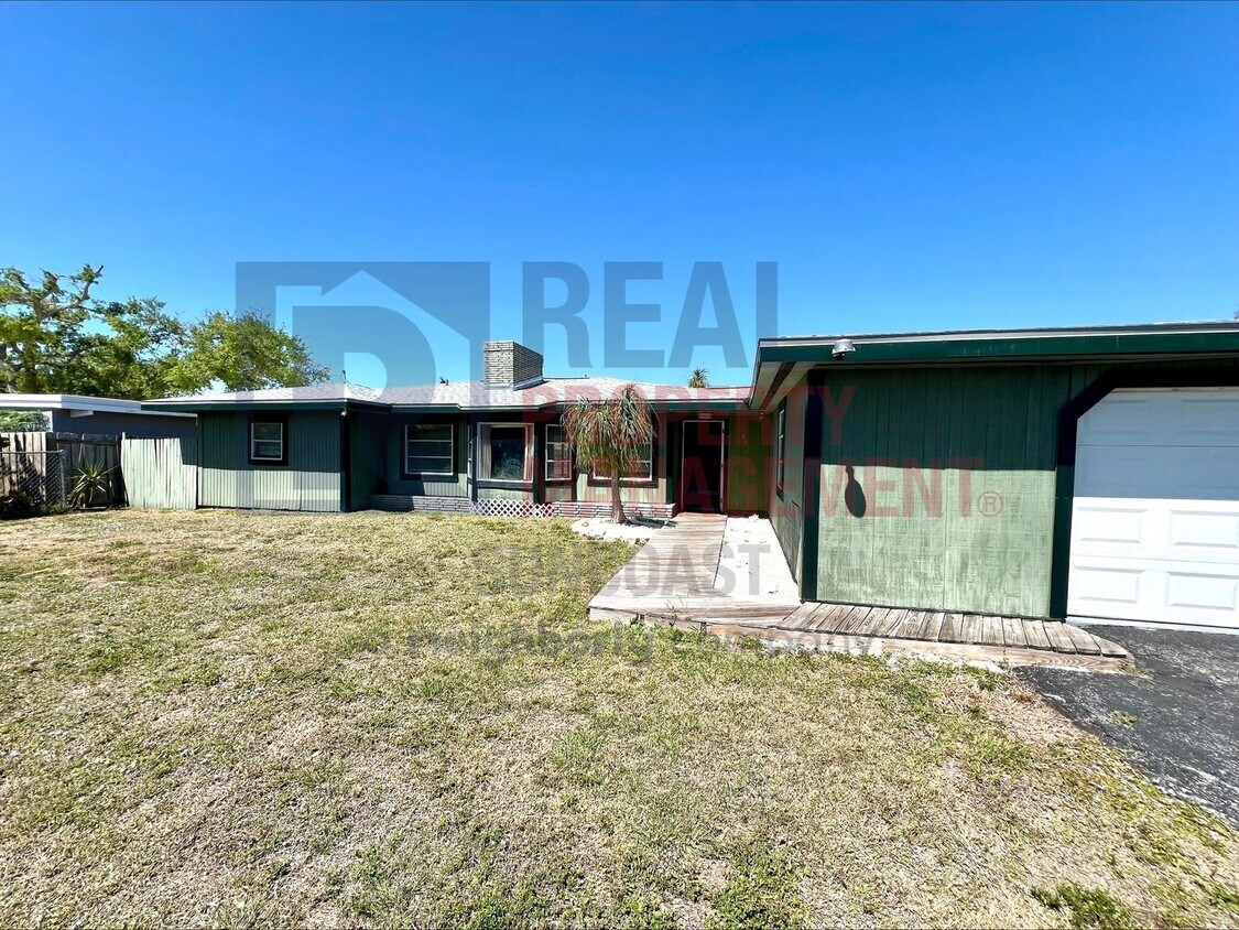 Photo - 563 Parkview Dr-