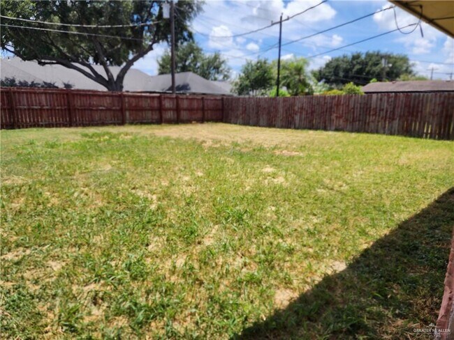 Building Photo - 1507 Nolana Ave