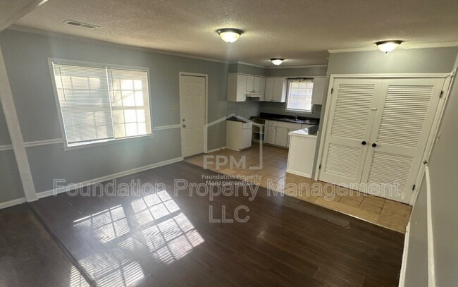 Building Photo - 2874 Knight Rd