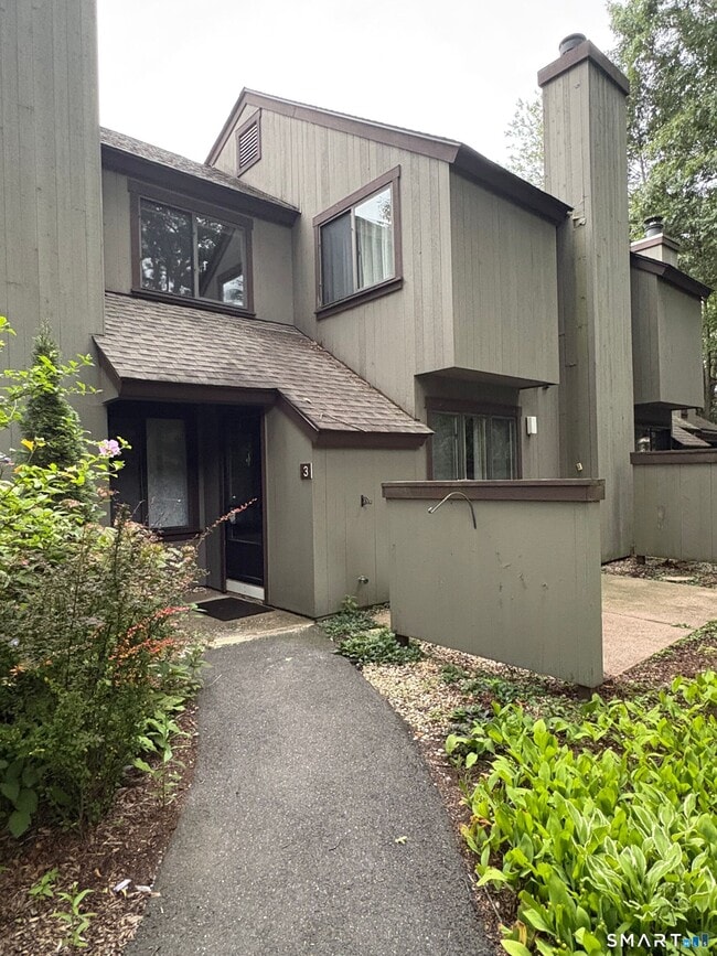 Building Photo - 3 Willow Ln
